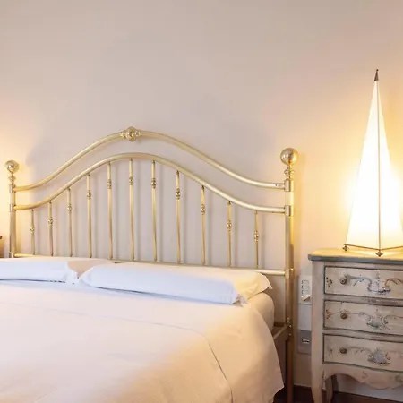 Palazzo Cecchi Luxury Apartment *