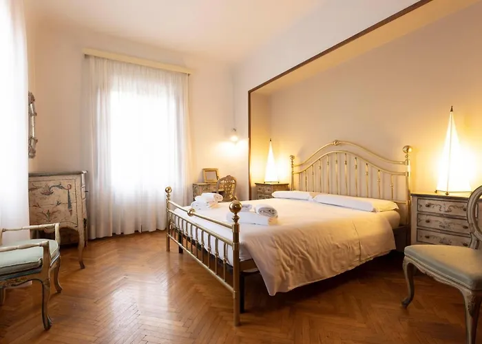 Palazzo Cecchi Florentine *