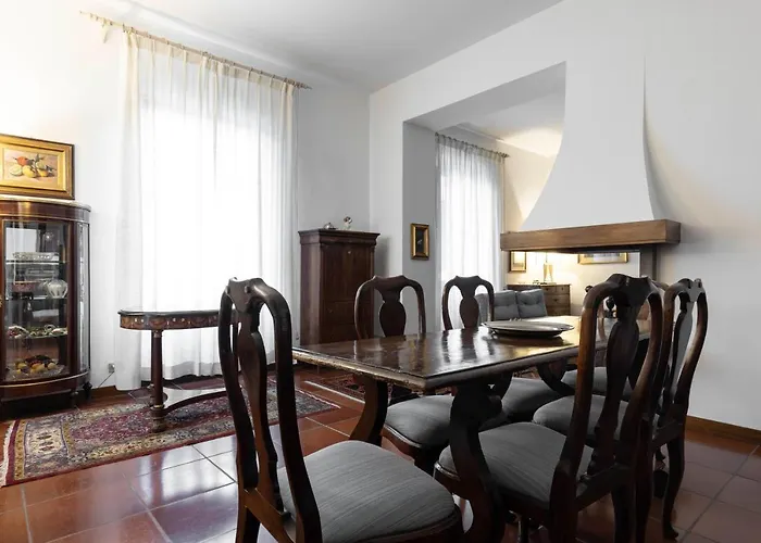 Palazzo Cecchi Florentine Apartament